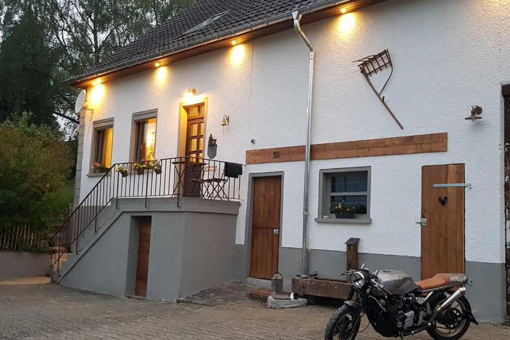 Altes Schreiner Haus In Der Vulkaneifel Brockscheid Buitenkant foto